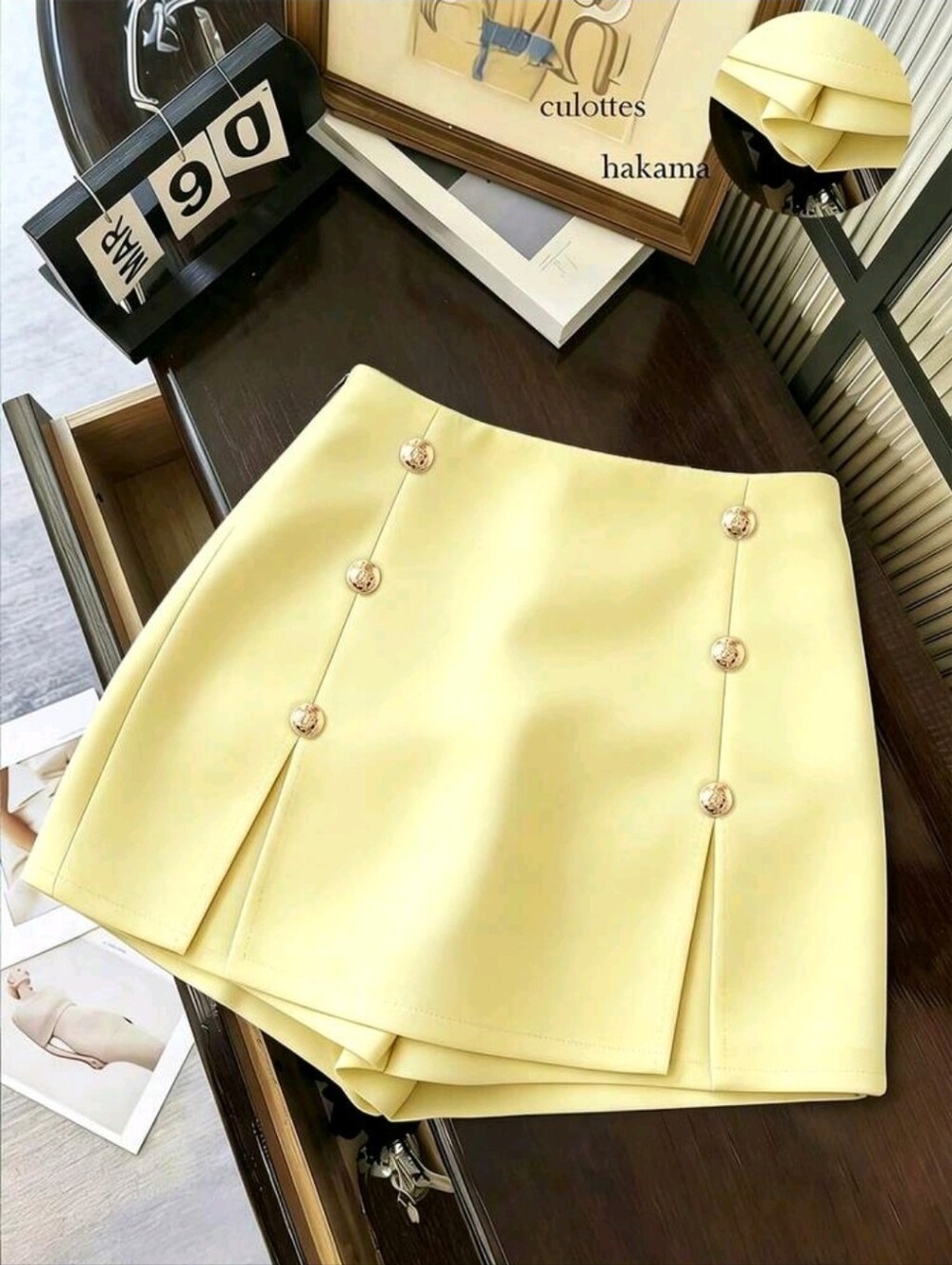 Franclia Metal Button Design Split Hem Skorts